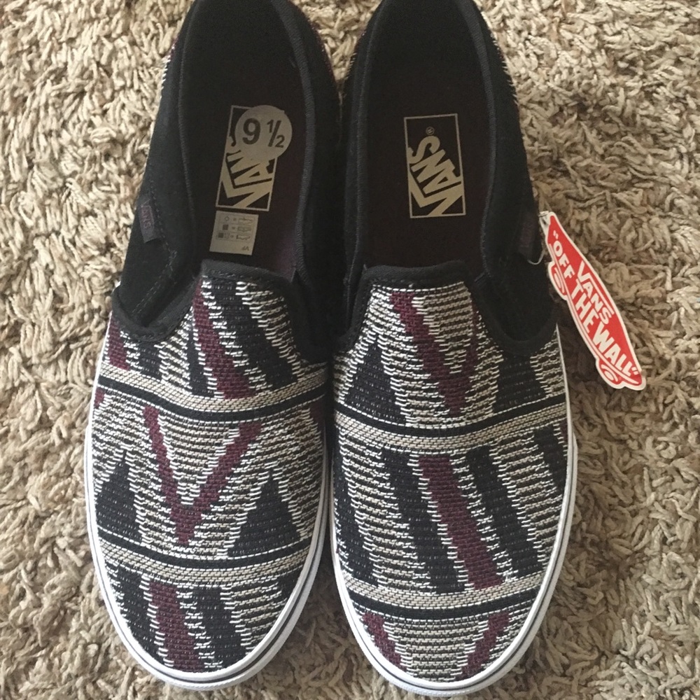 ❌SOLD❌NWT Vans Women’s Size 9.5 Asher - Picture 1 of 3